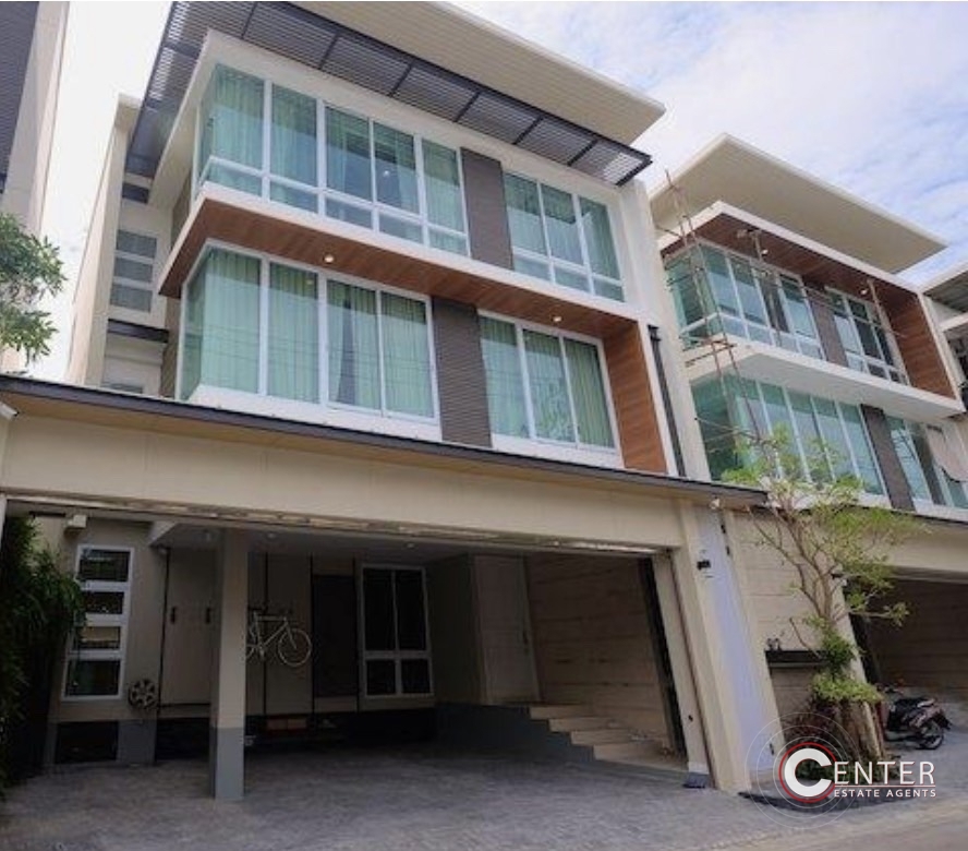 For SaleHouseAri,Anusaowaree : 3-storey detached house for sale in the city center There is a private swimming pool, like a Pool Villa house.