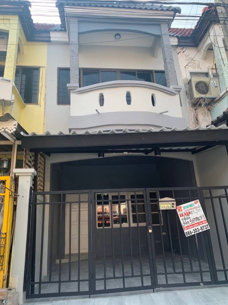 For SaleTownhouseNawamin, Ramindra : Selling below appraisal, 2-storey townhouse, 16 square wa. Soi Khubon 27 intersection 56, Jinda Town Village, Bang Khen District.