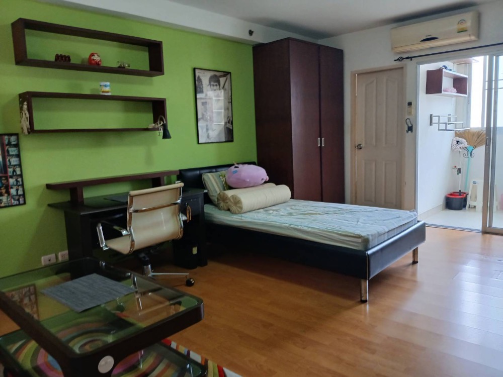 For RentCondoOnnut, Udomsuk : condo is on Sukhumvit Road, near BTS Udomsuk, only 250 meters near the fresh market