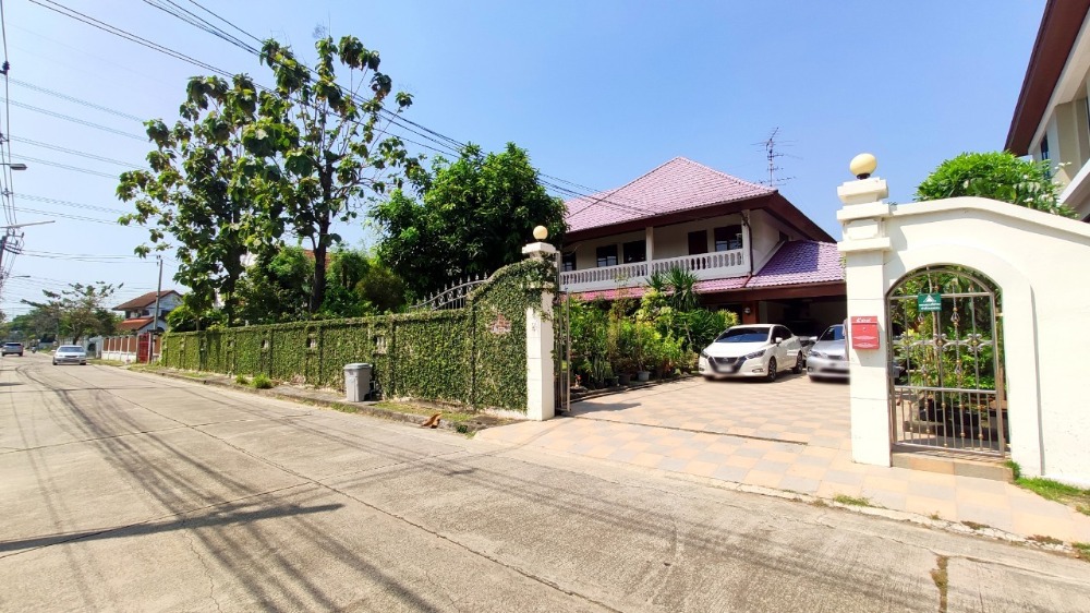 For SaleHousePhutthamonthon, Salaya : For sale: 2-storey detached house, 216 square wah, Krisdanakorn Village 18, on Phutthamonthon Sai 3 Road, Sala Thammasop Subdistrict, Thawi Watthana District, Bangkok