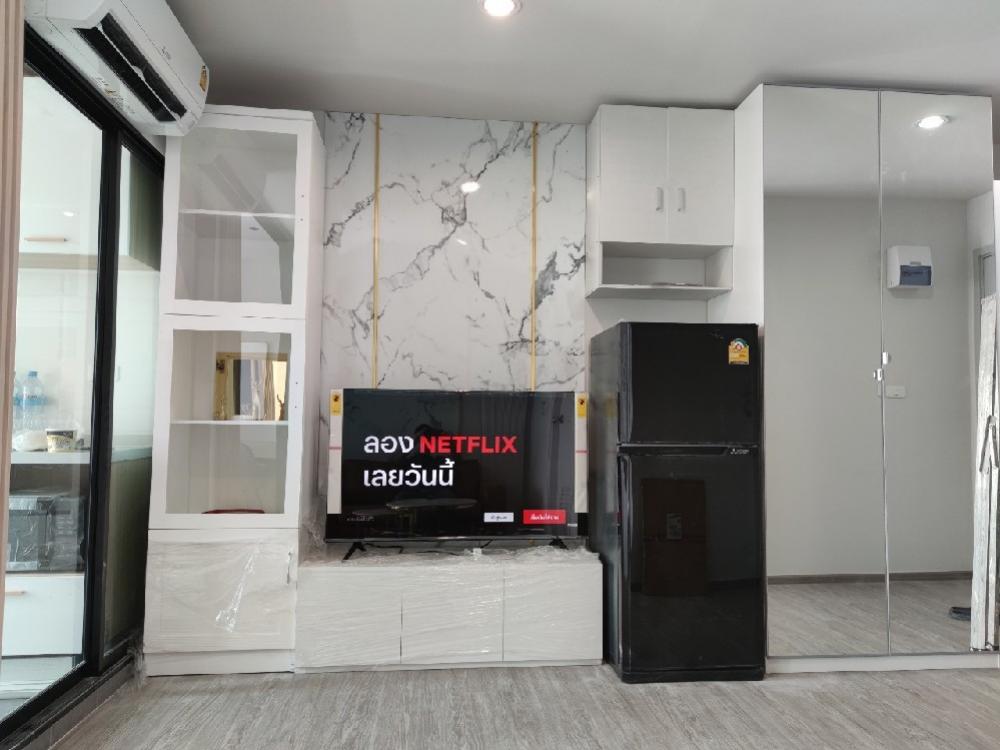 For RentCondoOnnut, Udomsuk : (Rent)RYE Sukhumvit 101/1 The new room has never been in a smart tv 50, a converted corner room, the bedroom is not attached to anyone. digital lock key washing machine shower shower