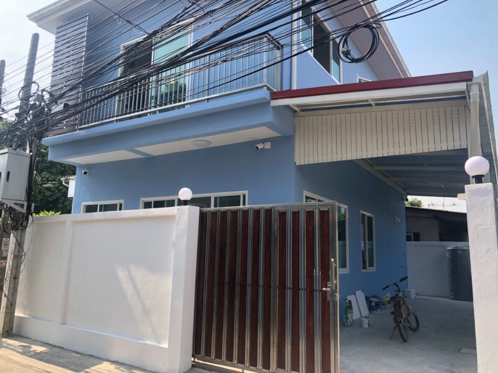 For SaleHousePinklao, Charansanitwong : Self-built single house, Charansanitwong 3, intersection 1, area 30 sq m., built-in kitchen Newly built house, never lived.