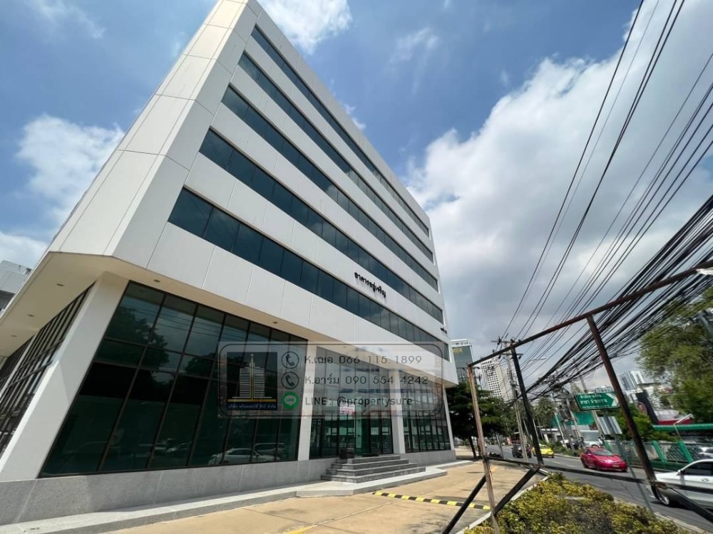 For RentOfficeRatchadapisek, Huaikwang, Suttisan : Wow !! It's very big. Rent a large 6-storey building on Ratchadaphisek Road, convenient to travel, near MRT, new building, Stand Alone, with a passenger elevator. Suitable for large businesses who want convenience in management