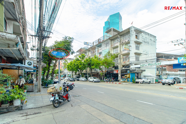 ขายตึกแถว อาคารพาณิชย์พระราม 3 สาธุประดิษฐ์ : ขายอาคารพาณิชย์ นนทรี12 รวม 4 คูหา เนื้อที่ 88 วา เข้าซอยเพียง 50 เมตร ตกแต่งใหม่