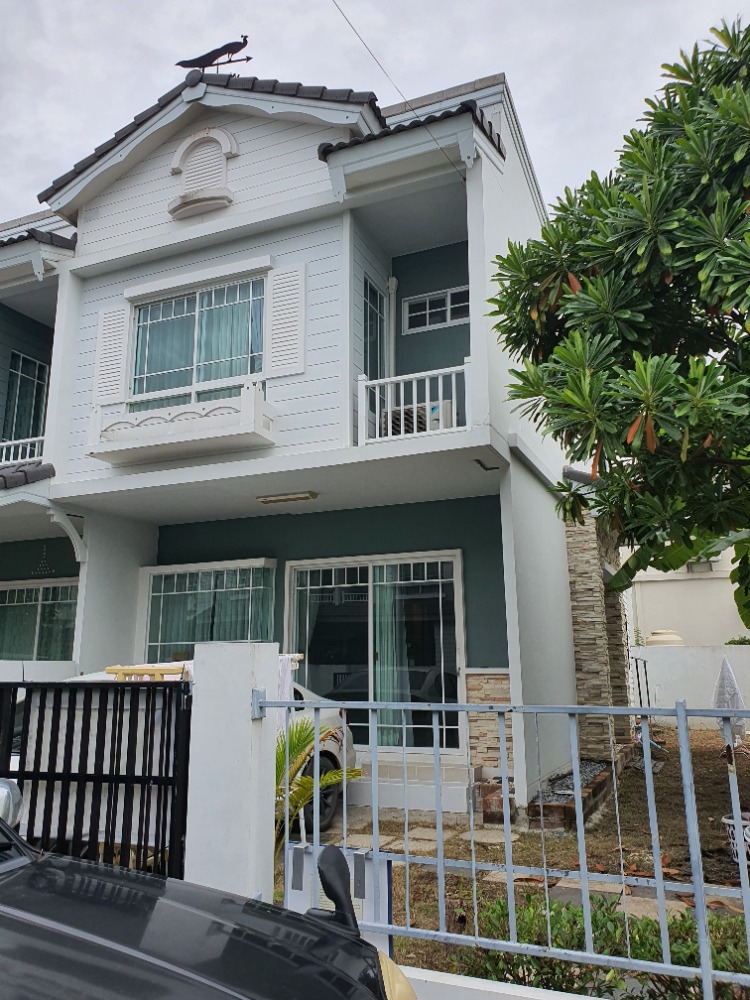 For SaleHouseSamut Prakan,Samrong : Urgent sale! 2-storey townhome, Villaggio Bangna, behind the corner, area 33.5 sq m, 2 bedrooms, 3 bathrooms