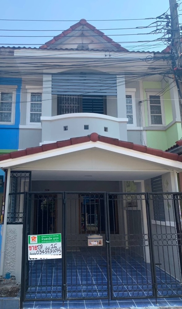 For SaleTownhouseNawamin, Ramindra : Cheap sale, 2-storey townhouse, Muang Sap Thani Village Soi Leab Klong Song 25, area 18 sq m. The house has 3 bedrooms, 2 bathrooms.