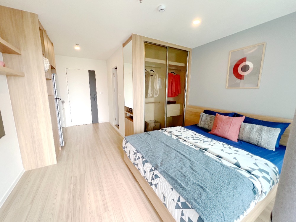 For SaleCondoChaengwatana, Muangthong : Condo for sale, Lumpini Ville Chaengwattana - Pakkret Station, Lumpini Ville Chaengwatthana - Pakkret Station, near BTS Chaengwattana - Pakkret Station, 28 STUDIO format, size 22.75 sq m. Chaeng Watthana Road, Tiwanon Road, Prachachuen Road,