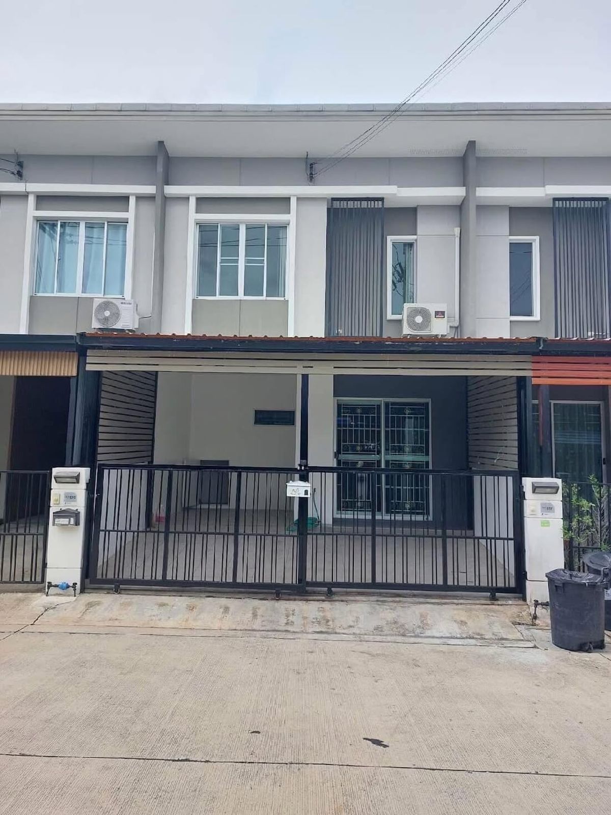 For SaleTownhomePathum Thani,Rangsit, Thammasat : 🏡P. 2-story semi-detached house for sale, Pruksa Village C, Khlong Sam, Soi 2/1.