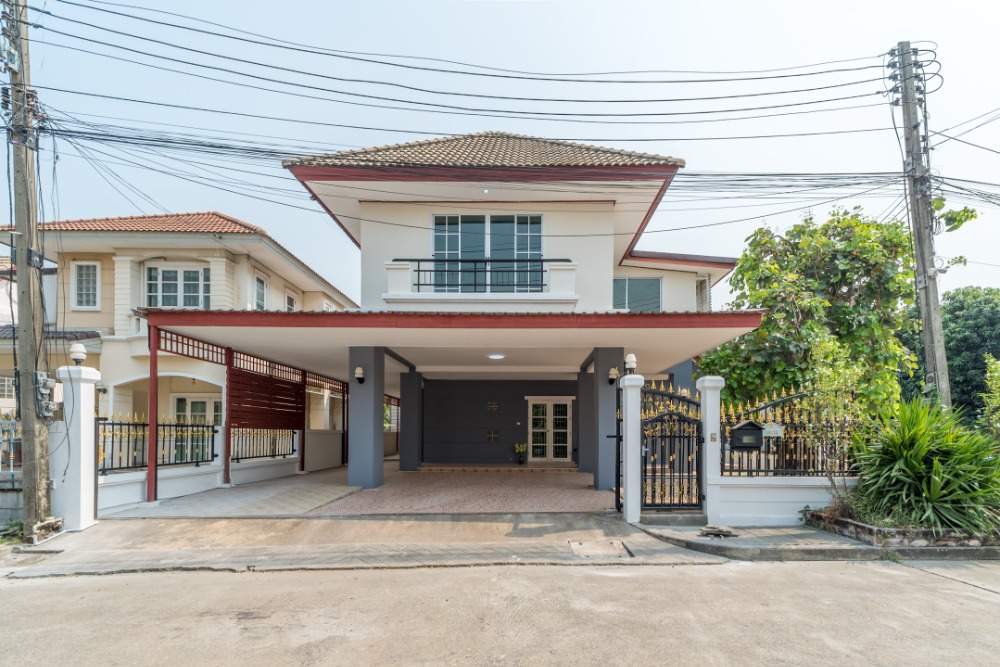 For SaleHousePathum Thani,Rangsit, Thammasat : House for sale, newly renovated, 4 bedrooms, very large living space, Baan Sathaphon Rangsit - Klong 3