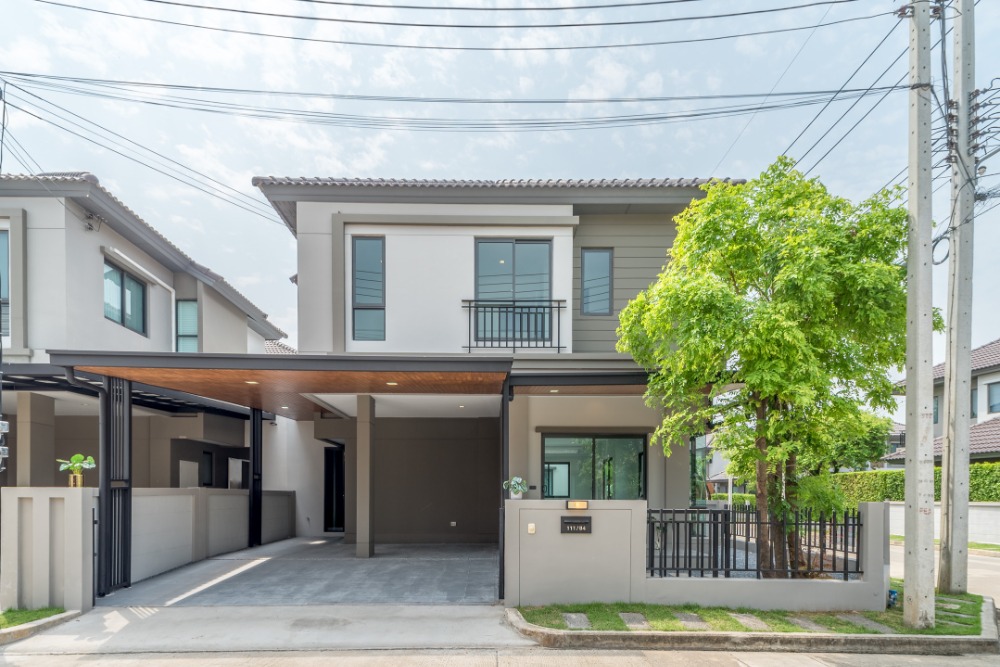 For SaleHousePathum Thani,Rangsit, Thammasat : 2 storey detached house for sale, Venue Tiwanon - Rangsit, fully renovated with roof, parking