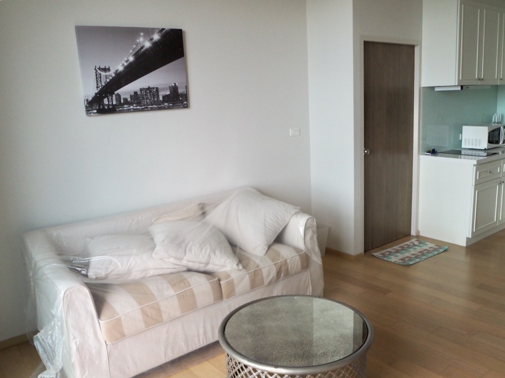 For RentCondoAri,Anusaowaree : Condo for rent, Noble RED, Ari Soi 1, just 80 meters to bts Ari.