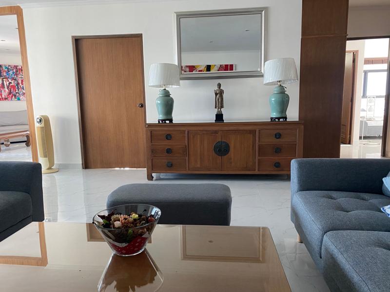 For SaleCondoLadprao, Central Ladprao : Condo For Sale Sathorn Gardens 3 Bedroom 4 Bathroom 204 sqm