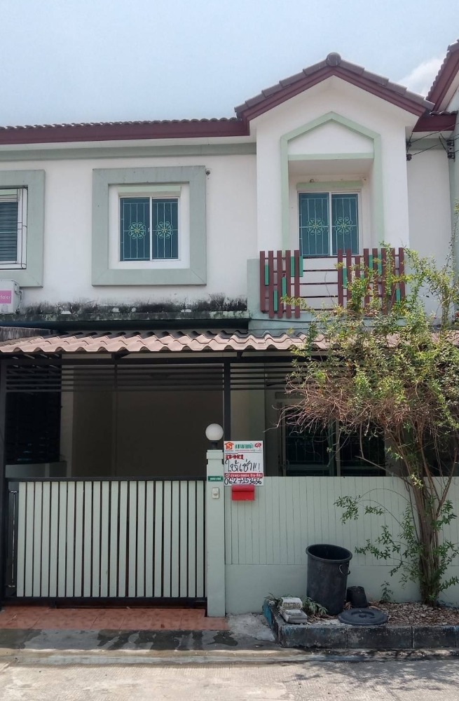 For RentTownhouseNawamin, Ramindra : For rent, 2 floors, 18 square wah, Lio Village, Soi Phaholyothin 54/1 intersection 4-13, the house has 3 bedrooms, 2 bathrooms.