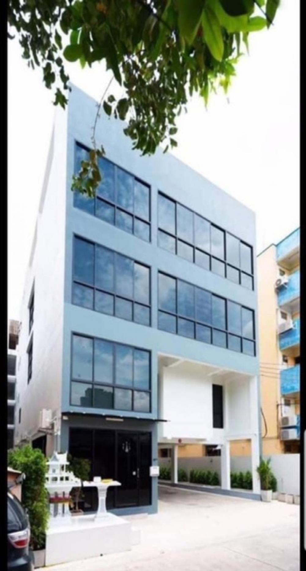 For RentOfficeRatchadapisek, Huaikwang, Suttisan : Office for rent, 5 floors (with passenger elevator) @Ratchada - Huai Khwang, near the MRT (must ride a motorcycle)