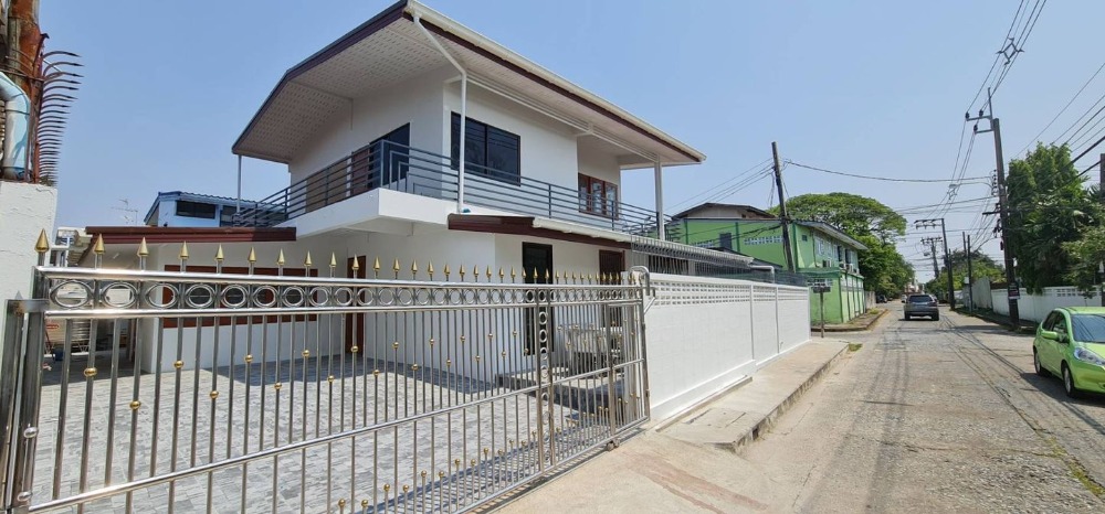 For RentHouseKasetsart, Ratchayothin : ⚡ 2 storey detached house for rent, Soi Senaniven 119/1, behind the corner, size 90 sq m. ⚡