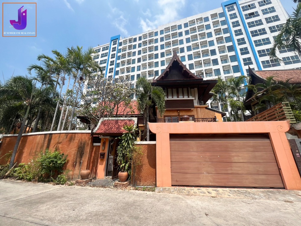 For SaleHousePattaya, Bangsaen, Chonburi : House Darawadee, Pattaya, area 117 sq m, 4 bedrooms, 5 bathrooms, complete with teak furniture, swimming pool and only 200 meters from the sea.