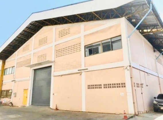 For RentWarehousePhutthamonthon, Salaya : For Rent, large warehouse with office, area 2000 square meters, Phutthamonthon Sai 4, Krathum Lom, Sam Phran, very good location, on the roadside, short trailer can enter and exit.