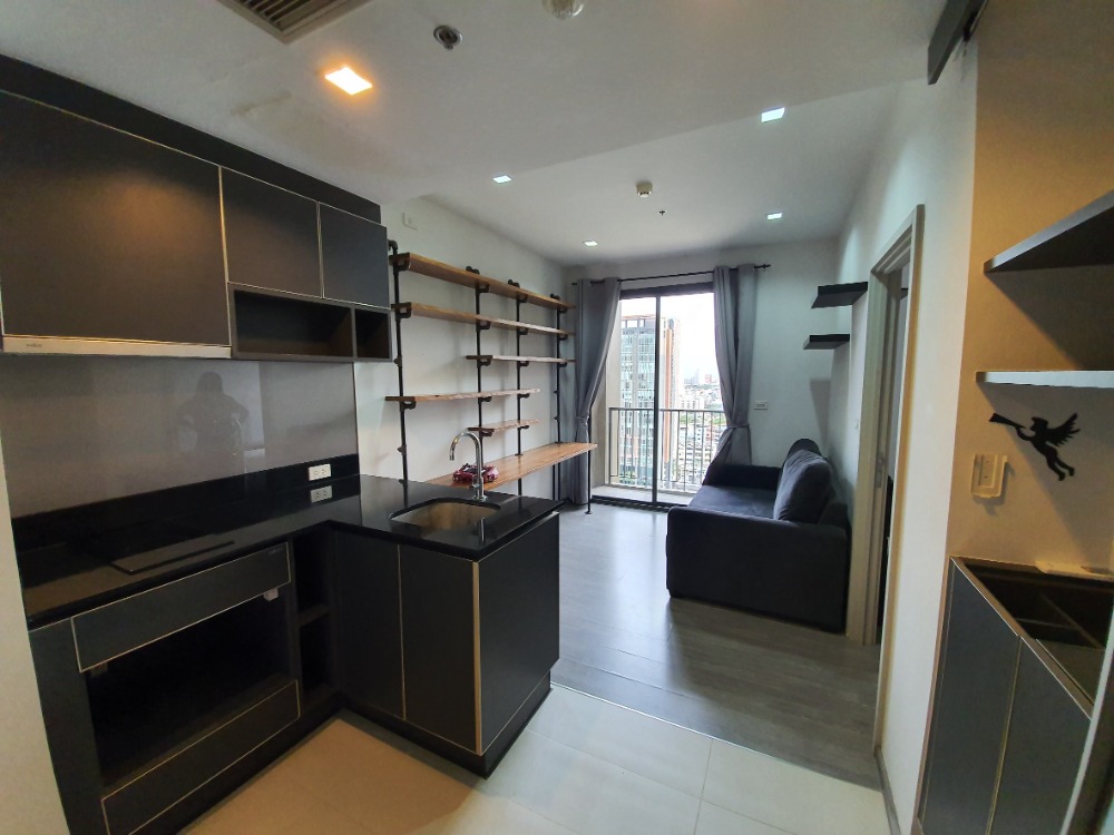 ขายคอนโดวงเวียนใหญ่ เจริญนคร : For sale NYE BY SANSIRI 1 Bed swimming pool view 3.9 mb.