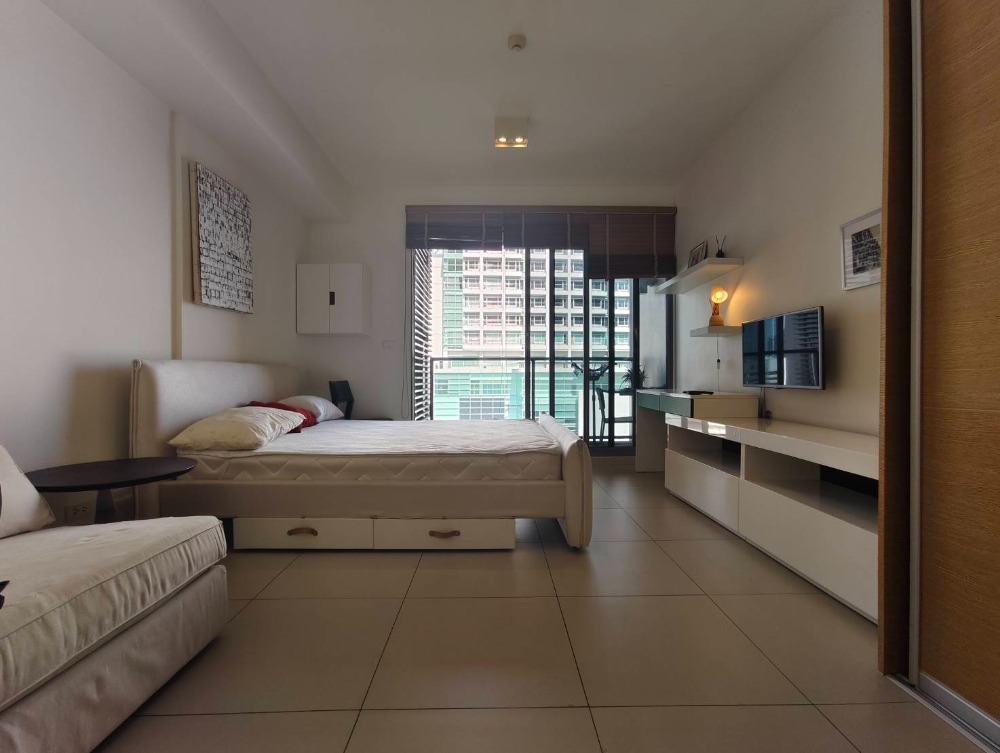 For RentCondoSukhumvit, Asoke, Thonglor : OMG052  Nice Studio @ [ The Lofts Ekamai condo ] / BTS Ekkamai / Available 14-Dec-24