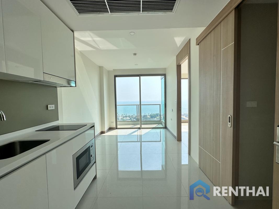 For SaleCondoPattaya, Bangsaen, Chonburi : Live Luxury in Pattaya at The Riviera Jomtien!