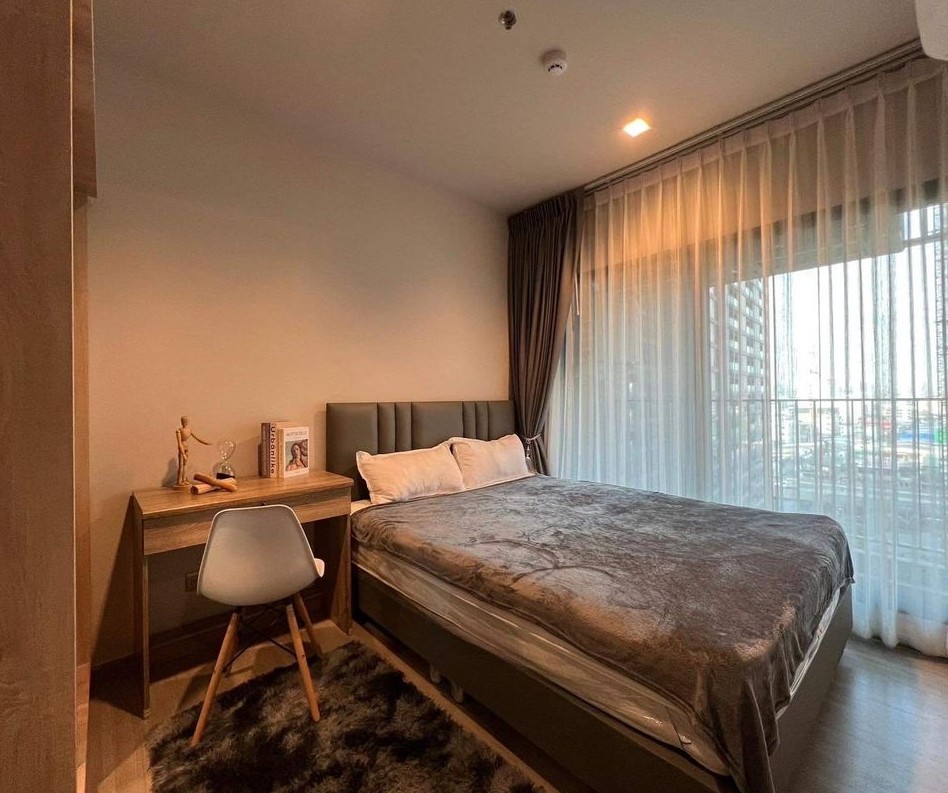 For RentCondoRama9, Petchburi, RCA : Rent Life Asoke-Rama9 (LIFE Asoke-Rama 9) 2 Bed 1 bath LineID: @Rizzestate (with @ ahead)