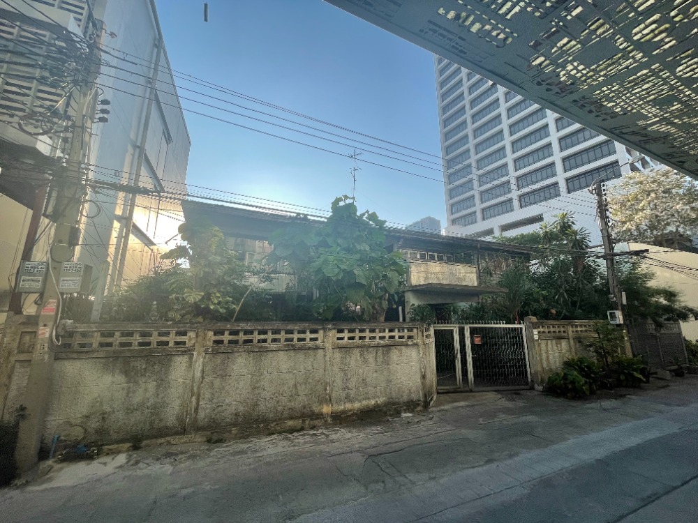 For SaleHouseSilom, Saladaeng, Bangrak : House for sale in Silom