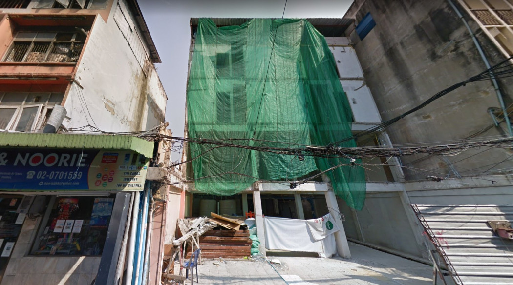 For SaleLandRatchathewi,Phayathai : Cheap sale, rare land, no more !! 80 square meters, Soi Ratchaprarop, 4 square plots with hotel structure suitable for building a hotel service apartment