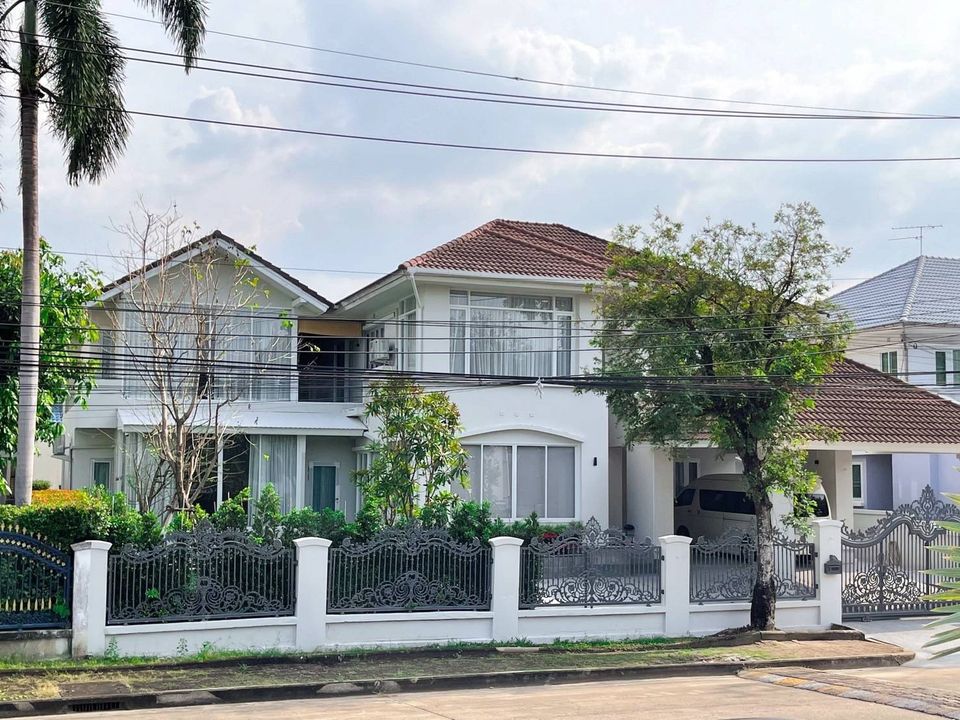 For SaleHousePinklao, Charansanitwong : The front of the house does not collide with anyone ✨ Single house, Laddarom Pinklao - Kanchanapisek / 4 bedrooms (for sale), Laddarom Pinklao - Kanchanapisek / Detached House 4 Bedrooms (FOR SALE) STONE392