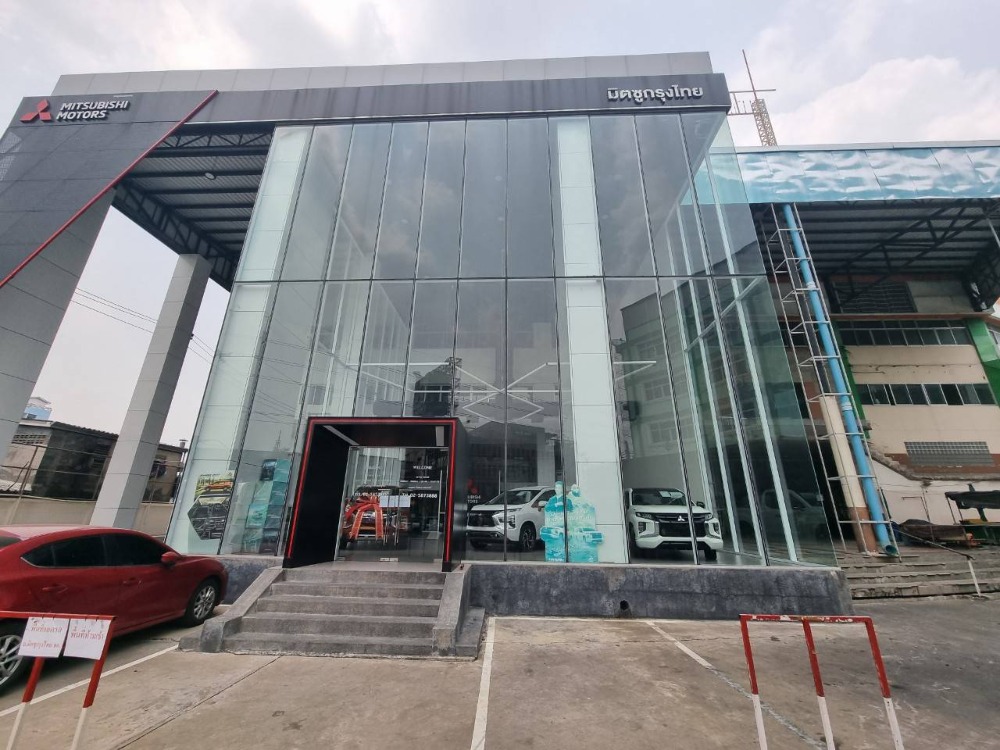 For RentShowroomBang Sue, Wong Sawang, Tao Pun : For rent a large car showroom Fully furnished and ready to operate, land size 1.5 rai, usable area 2,000 sq.m., with service center size 1,000 sq.m.