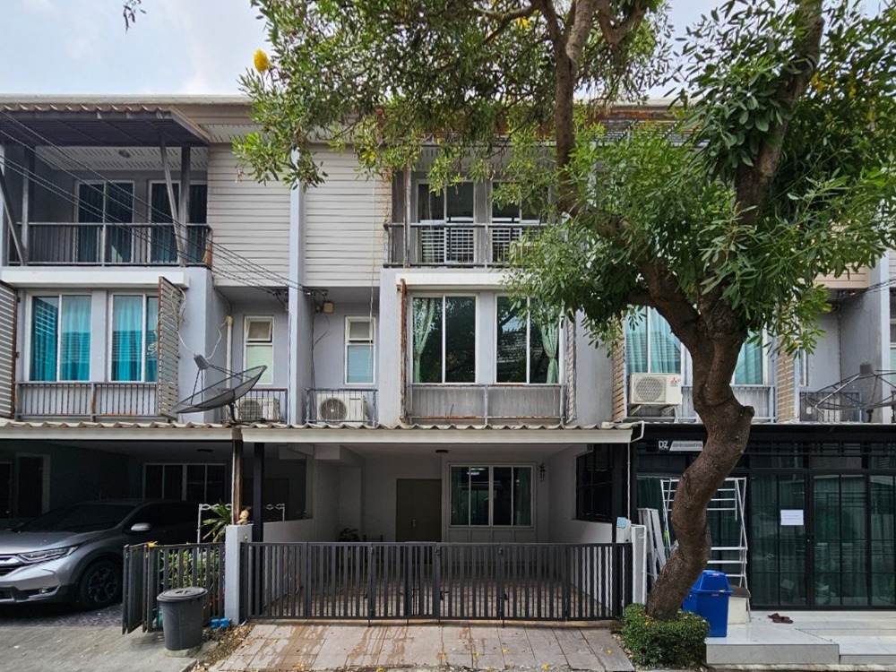 For RentTownhouseKaset Nawamin,Ladplakao : 3-storey townhome, Areeya Daily Kaset-Nawamin, 3 bedrooms, 4 bathrooms, 2 parking spaces, 3 air conditioners, complete in every room, fully furnished, ready to move in good environment Convenient location near Kasetsart University