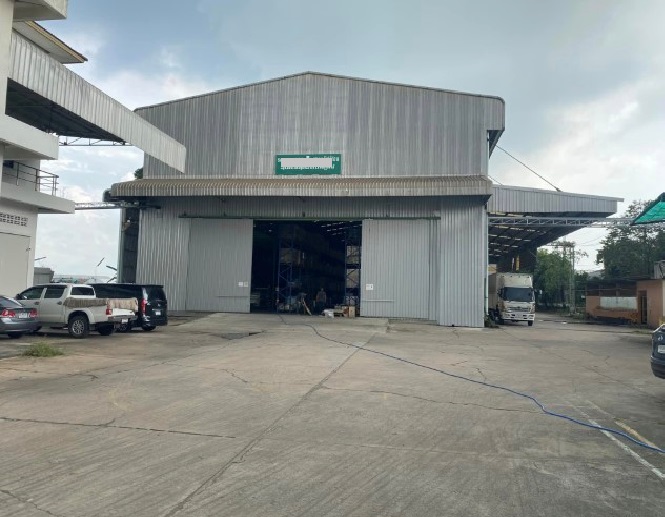 For RentFactoryLadkrabang, Suwannaphum Airport : For Rent Factory for rent with office building / Purple zone, Bangna-Trad location, Km.23, Bang Sao Thong, land area 5 rai 325 square wa, usable area 5,658 square meters / Trailer trucks can enter and exit / Factory registration 4 can be requested