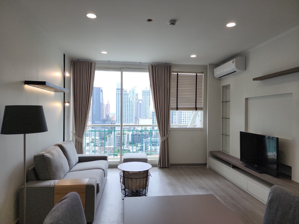 For RentCondoSukhumvit, Asoke, Thonglor : All new room renovation room, high floor corner room, 2 bedrooms, 2 bathrooms, Wind Sukhumvit 23