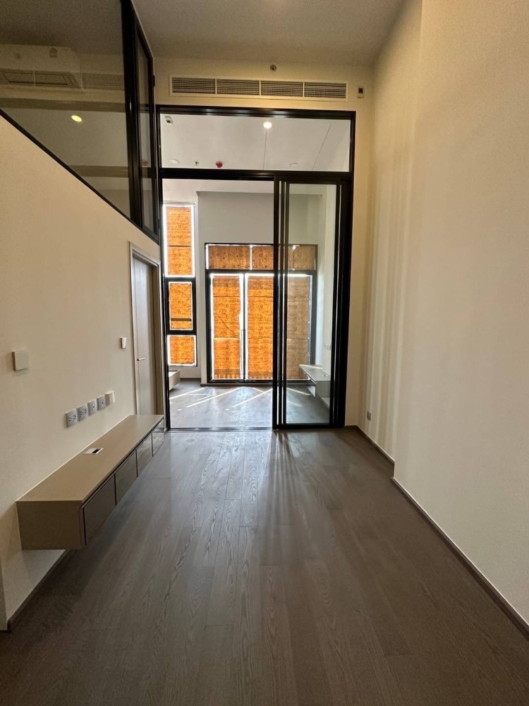 For SaleCondoRatchathewi,Phayathai : Condo for sale, Park Origin Ratchathewi, Park Origin Ratchathewi, 30th floor, size 33.90 sq m, 1 bedroom, 1 bathroom, Loft condo, ceiling 4.25 meters, high privacy, in the heart of the city, near BTS Ratchathewi and next to the Orange Line, Ratchathewi st