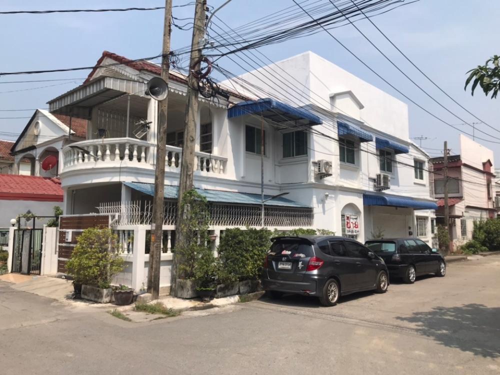 For RentTownhouseKaset Nawamin,Ladplakao : Townhome for rent Thanathani Village, Soi Nawamin 163