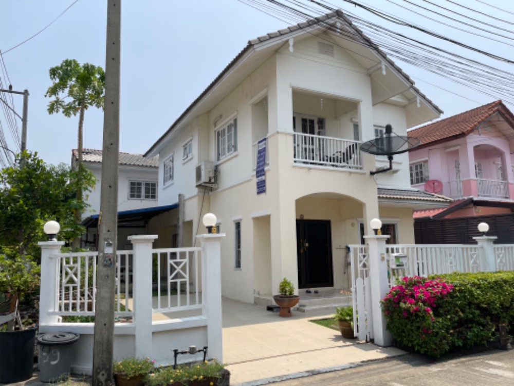 For SaleHousePathum Thani,Rangsit, Thammasat : 2-storey detached house for sale, Pornpiman Village, Khlong 5, Rangsit-Nakhon Nayok Road, behind the corner, lots of usable space, good condition