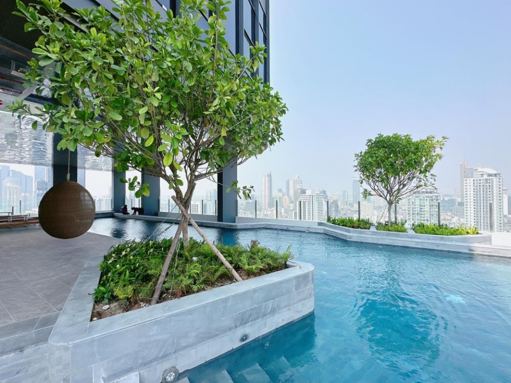 Sale DownCondoSiam Paragon ,Chulalongkorn,Samyan : Selling at a loss, cheap installments, 14,000/month, cheaper than renting, high floor, beautiful view, new room, 1st hand