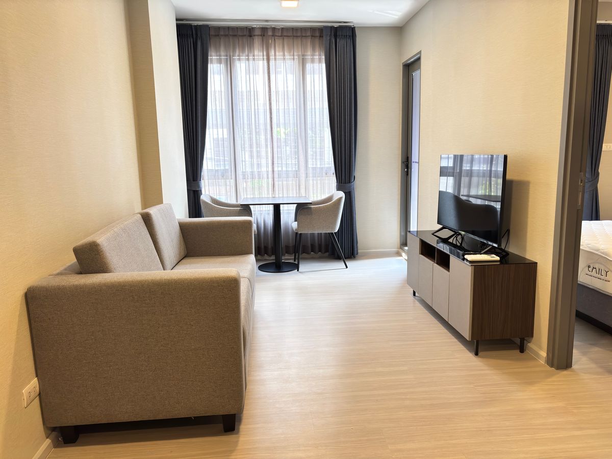 For RentCondoSukhumvit, Asoke, Thonglor : For rent, Quintara Phum, Sukhumvit 39, near, Demonstration School, Italthai Building, ready to move in room. Decorate furniture and electrical appliances Agent Post