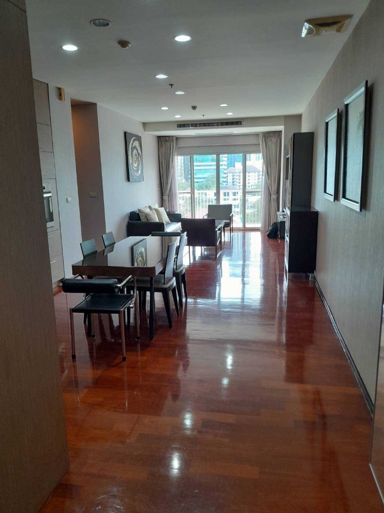 For RentCondoSukhumvit, Asoke, Thonglor : Condo for rent, Noble Aura, fully furnished, lovely price clear room If anyone is interested, contact us urgently.