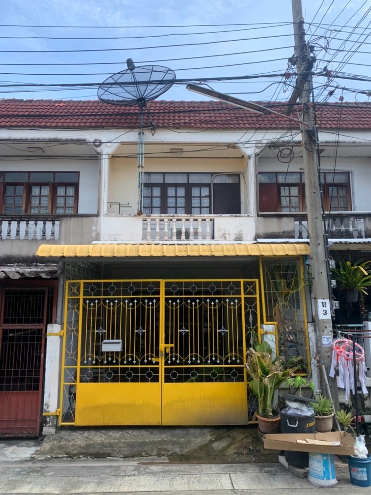 For SaleTownhouseChaengwatana, Muangthong : Townhouse for sale, 2 floors, 2.5 million, located in Soi Chaengwattana - Pak Kret 4, 300 meters near Pak Kret Lotus Market