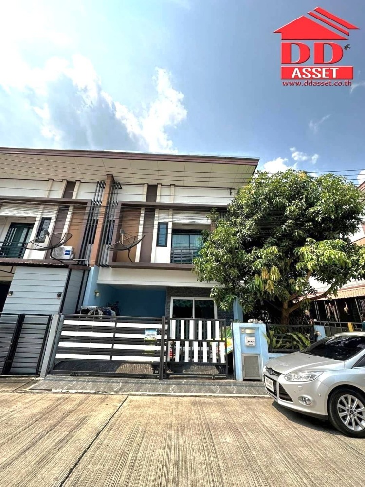 For SaleTownhousePathum Thani,Rangsit, Thammasat : 2 storey townhouse for sale, behind the corner, Baan Fah Piyarom Terrace, Lam Luk Ka (Bannfah Piyarom Terre), Lam Luk Ka Road, Khlong 6, Pathum Thani