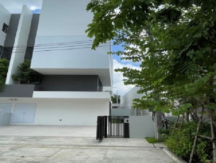 For RentShophousePathum Thani,Rangsit, Thammasat : For Rent, semi-detached house for rent / Home Office 3.5 floors, ARKIN VIBHAVADI project, Vibhavadi Rangsit Soi 84, very beautiful house, new condition, 5 air conditioners, curtains / suitable for living or Home Office, can register a company