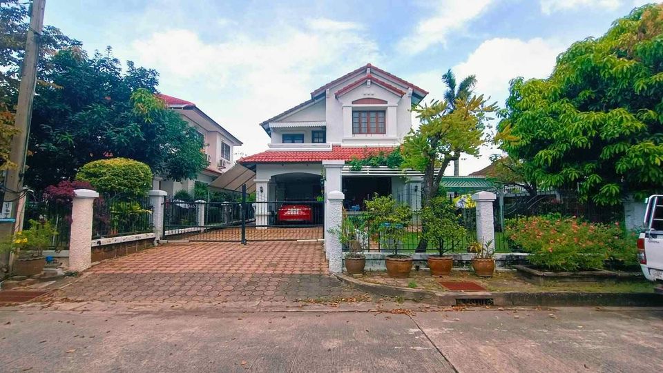 For SaleHouseSamut Prakan,Samrong : House for sale, Manthana Srinakarin, Bang Mueang, Mueang, Samut Prakan.