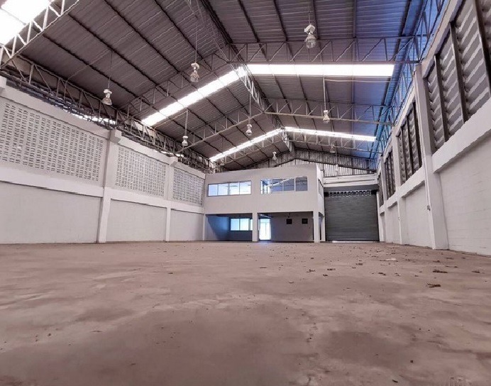 For RentWarehousePathum Thani,Rangsit, Thammasat : For Rent: Warehouse for rent with office, Pathum Thani-Sam Khok Road, Pathum Thani, area 700 square meters, very good location, trailer trucks can enter and exit / can register a company