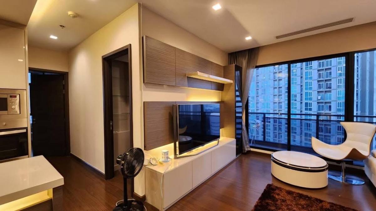 For RentCondoRatchadapisek, Huaikwang, Suttisan : 📌Condo for rent IVY AMPIO, 2 bedrooms, 2 bathrooms, 82 sq m, rental price 45,000 baht, very beautiful room, luxurious, wide, high floor, good location, next to MRT Cultural Center. Call: 088-753-2858 Prai.