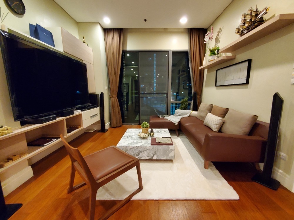 ขายคอนโดสุขุมวิท อโศก ทองหล่อ : For rent/sale Bright 2 bedrooms with unblocked view long balcony near BTS Phromphong