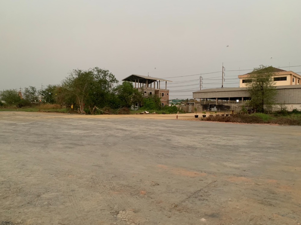 For RentLandLadkrabang, Suwannaphum Airport : Land for rent 200 square wah on Chalong Krung Road. Near Lat Krabang Industrial Estate, Airport, King Mongkuts University of Technology Thonburi Electric trains and motorways