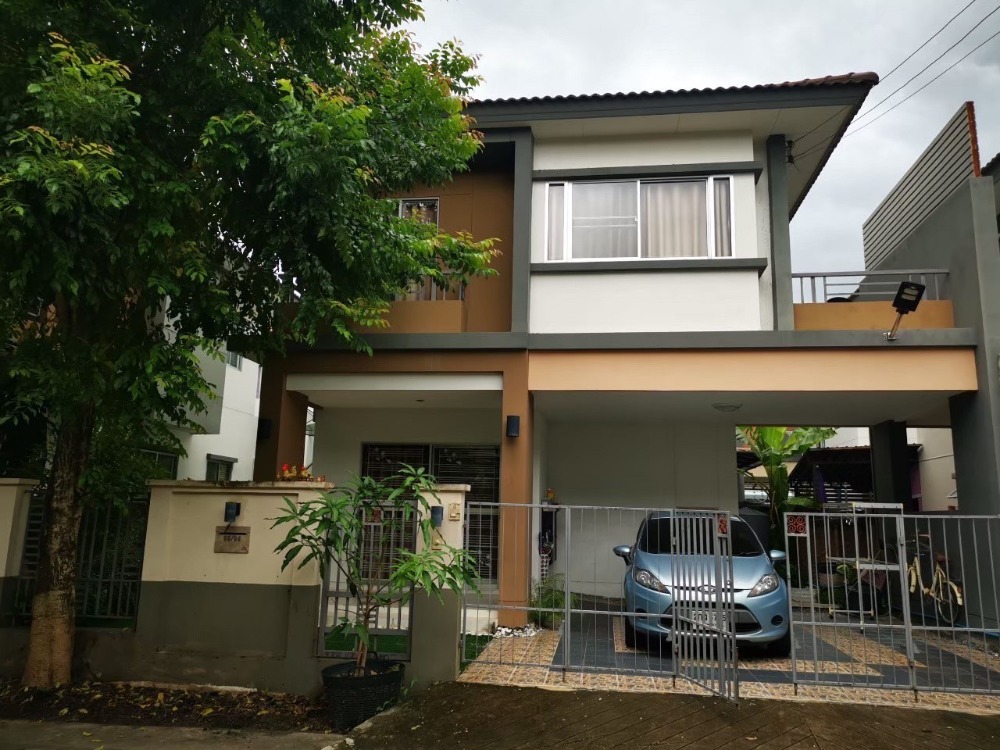 For SaleHouseChachoengsao : Good price!! Twin house for sale, Atoll Bali Beach On Nut-Lat Krabang project. Nice house, fully furnished Artificial grass in front of the house Tiled floor car park Quiet atmosphere, ready to move in, area size 35.10 sq m.