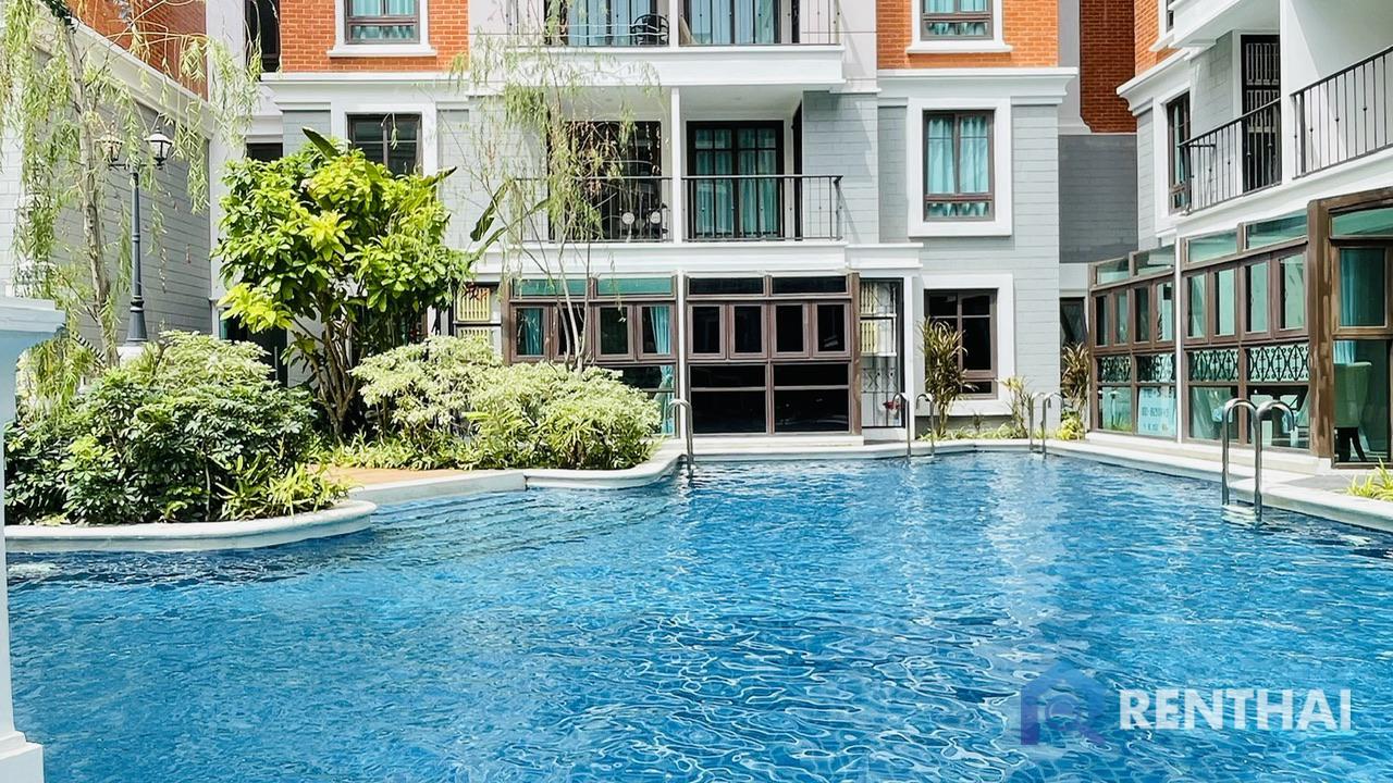 For SaleCondoPattaya, Bangsaen, Chonburi : Pool access unit for sale in Espana Condo Resort Pattaya