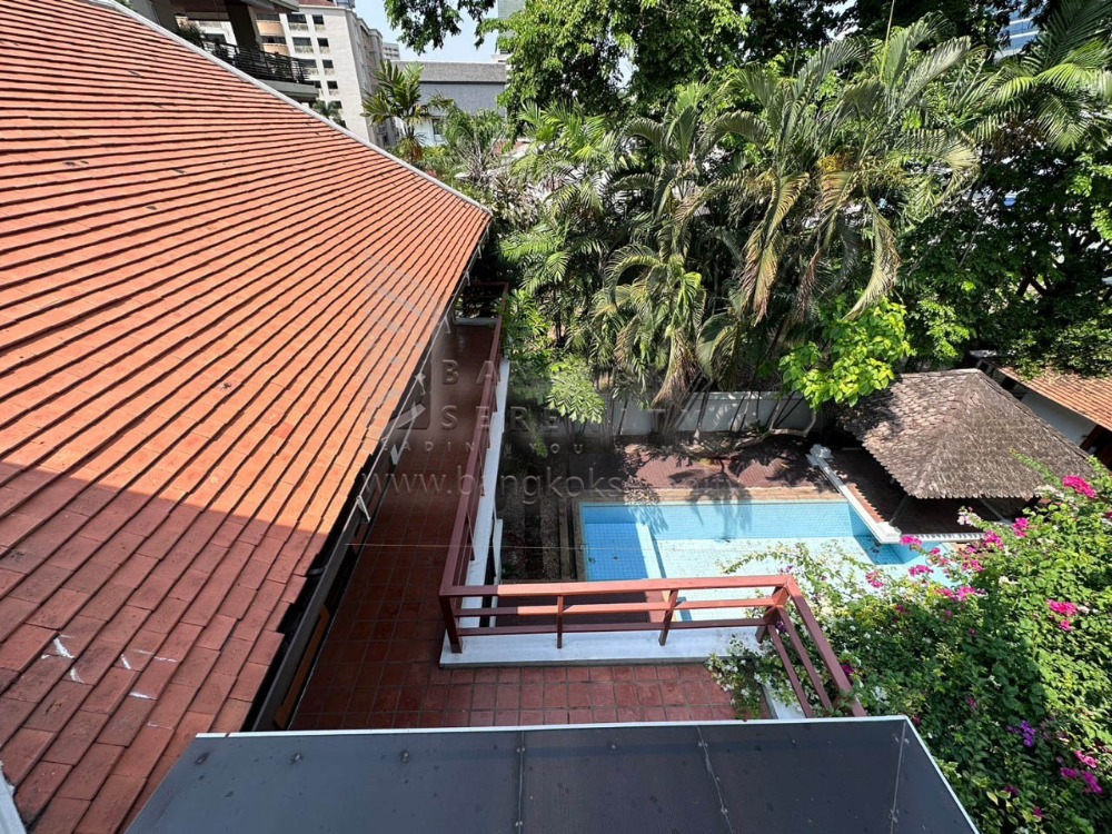 For RentHouseSukhumvit, Asoke, Thonglor : Big house for rent with private pool in Sukhumvit-Prompong