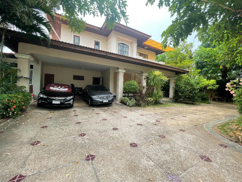 For SaleHouseMin Buri, Romklao : Beautiful house by the lake!! Selling a large 2-storey detached house, area 286 sq m., KC Village, Lake View, Ramkhamhaeng 118, Sammakorn Orange Line BTS !!